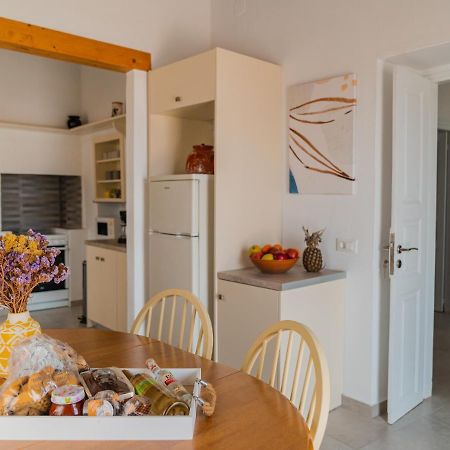 Komis Mansion Exámbela Zewnętrze zdjęcie