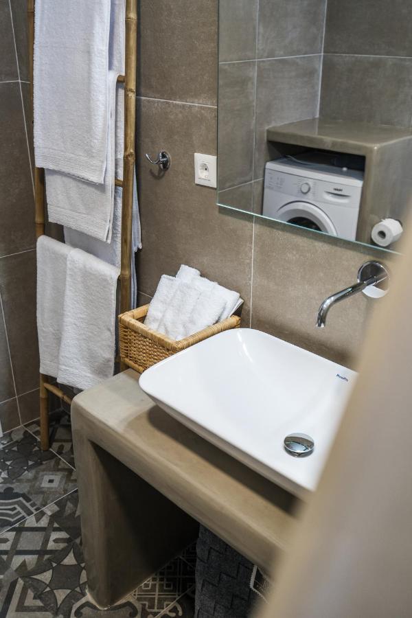 Komis Mansion Exámbela Zewnętrze zdjęcie