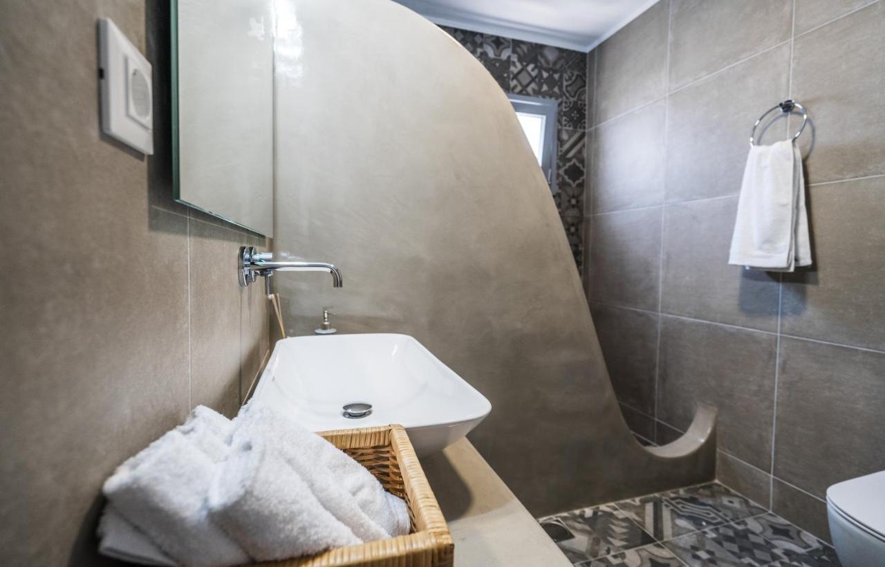 Komis Mansion Exámbela Zewnętrze zdjęcie
