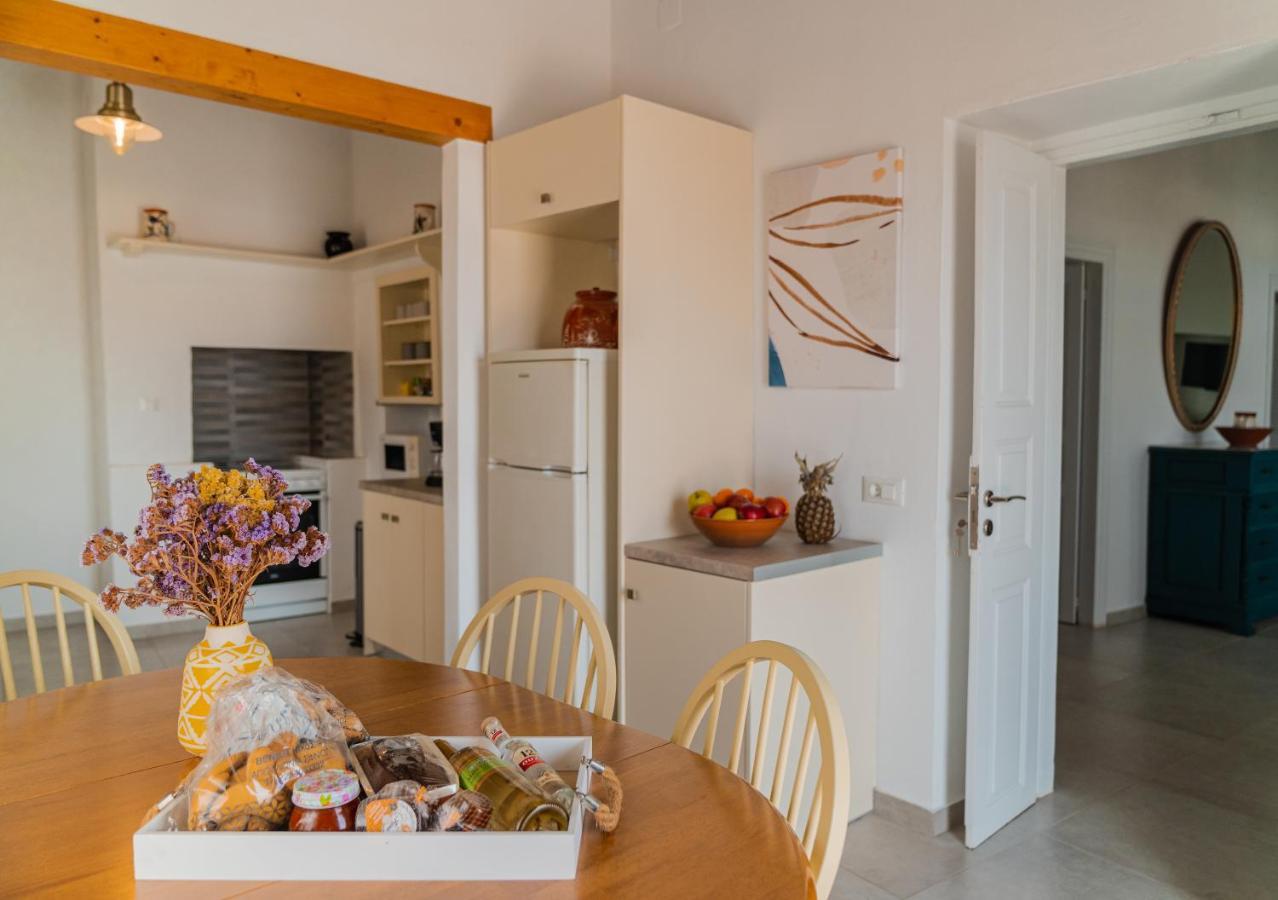Komis Mansion Exámbela Zewnętrze zdjęcie